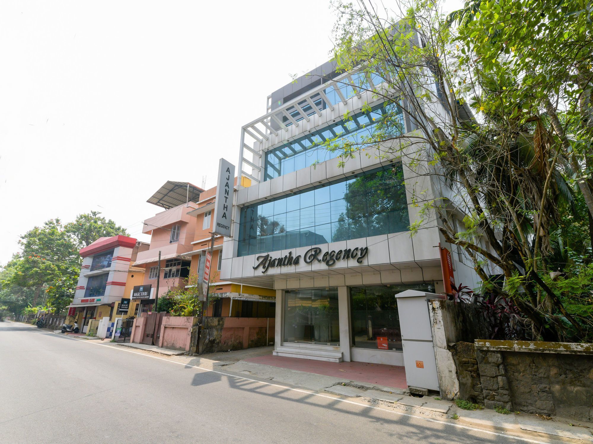 Hotel Oyo 7188 Ajantha Regency Kochi Esterno foto